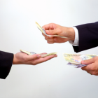 Empresarios y trabajadores tratan de ponerse de acuerdo en el aumento.