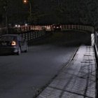 El puente de la calle Ilanes tiene varias luminarias averiadas.