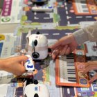 Cuestionamientos ciudadanos por la compra de kits de robótica desataron respuestas oficiales.