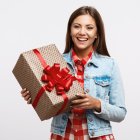 Un buen regalo fortalece relaciones. Conoce los 6 estilos de dar regalos