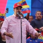 Fotografía del 1 de Diciembre de 2025 del presidente de Venezuela, Nicolás Maduro, hablando durante una movilización, en Caracas (Venezuela).