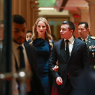 El presidente Daniel Noboa junto a su esposa, en Emiratos Árabes, asistió a Embassy of Nature - Casa Ecuador, el 6 de diciembre del 2025.