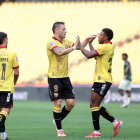 Octavio Rivero (c) fue la figura de Barcelona SC en el triunfo sobre Orense.