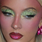 El maquillaje de sirena espacial de Zara Larsson en su gira domina TikTok. Descubre los pasos, texturas y colores clave para recrear su estética