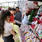 En las ferias navideñas se ofrecen todo tipo de productos a costos económicos.