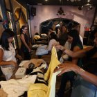 La prefecta Marcela Aguiñaga durante el Marce´s Closet Sale.