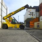 Las actividades de comercio exterior en el puerto de Guayaquil.