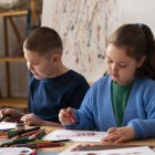 Datos clave sobre estereotipos de género, diferencias por edad y el impacto de la representación femenina en STEM