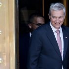 El presidente electo de Chile, José Antonio Kast, reacciona a su salida del Ministerio de Economía este martes, en Buenos Aires (Argentina).