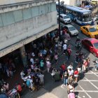 La intersección de Chile y avenida Olmedo es una de las que se satura en diciembre en el sector de la Bahía, en el centro de Guayaquil.