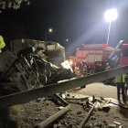 En un siniestro en Nayón, una persona quedó atrapada en uno de los vehículos involucrados.