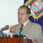 Rodrigo Borja gobernó el Ecuador entre 1988 y 1992, en un contexto complejo caracterizado por dificultades económicas y tensiones sociales.