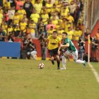 El jugador Mario Pineida usó siempre el # 2 en su uniforme.