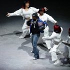 NEW ORLEANS (United States), 10/02/2025.- Kendrick Lamar (C) performs in the Halftime Show of Super Bowl LIX between the Kansas City Chiefs and the Philadelphia Eagles at Caesars Superdome in New Orleans, Louisiana, USA, 09 February 2025. The Super Bowl is the annual championship game of the NFL between the AFC Champion and the NFC Champion and has been held every year since 1967. (Nueva Orleáns, Filadelfia) EFE/EPA/CJ GUNTHER