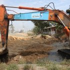 Las vías de acceso del tramo 4 y 5 continúan en construcción, pero varios predios no han sido expropiados para la ejecución de la obra.