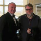 El empresario Raúl Rocha, presidente del Miss Universo y contra quien pesa una orden de arresto, junto al director mexicano Guillermo del Toro. La foto fue subida el 14 de septiembre de 2025.
