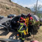 Personal de Bomberos atendió una emergencia por un siniestro de tránsito en La Ruta Viva, sector La Primavera.