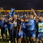 Jugadores de Macará festejaron la clasificación a la Copa Sudamericana 2026.