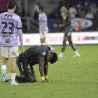 Gustavo Vallecilla no pudo ocultar la desilusión de perder 1-0 ante Independiente, terminar 3° en LigaPro y no clasificar a la fase de grupos de la Libertadores.