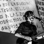 Roger, además de escritor e ilustrador, es un músico con una larga trayectoria en bandas como Mamá Vudú, Mundos y su actual proyecto, Frailejones