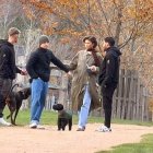 Zendaya y Tom Holland paseando en Londres.