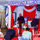 El papá de uno de los cuatro de Las Malvinas encuentra en la oración fuerza para seguir adelante.