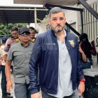 Aquiles Álvarez, alcalde de Guayaquil, es procesado por la Fiscalía por un presunto delito de comercio irregular de combustible.