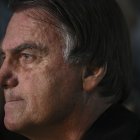 El expresidente brasileño Jair Bolsonaro, que sostiene una condena de 27 años de cárcel por intento de golpe de Estado, fue operado "con éxito.