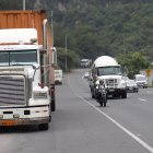 Transporte pesado que requiera circular en la Simón Bolívar y Ruta Viva en el horario de restricción debe obtener un salvoconducto.