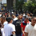 Es importante que la ciudadanía se proteja de la radiación ultravioleta con gorras, prendas claras y bloqueador solar de amplio espectro.