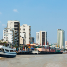 Guayaquil, al ser una ciudad puerto, es muy apetecida por turistas y comerciantes.