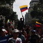 Simpatizantes del oficialismo participan en una manifestación en inmediaciones del Palacio de Miraflores este sábado, en Caracas (Venezuela).