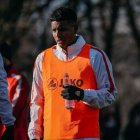 Jeremy Arévalo y su primer entrenamiento con el Stuttgart.