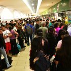 La terminal terrestre lució con muchos visitantes durante el feriado.