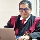 El presidente de la Corte Nacional de Justicia (CNJ), José Suing, confirmó que su hijo ocupa un cargo de Gobierno en el Consulado en Madrid, España.