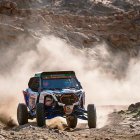 Sebastián Guayasamín y su vehículo del equipo Old Friends en el Rally Dakar 2026.