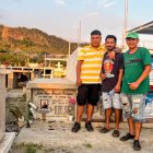 Tres de los jóvenes desaparecidos yendo a la provincia de Santa Elena.