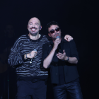 Santiago Cruz estuvo en Quito, Ecuador, en 2024. En la foto, junto a Andrés Cepeda.