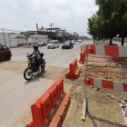 En este punto han ocurrido siniestros viales de motociclistas, según denunciaron moradores. La obra se extiende por Samanes 1, en el norte de Guayaquil.