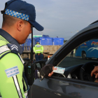 Imagen referencial en la Av. Juan Tanca Marengo, donde ya se aplican rutas alternas por obras del nuevo paso elevado.