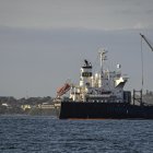 Fotografía que muestra un buque petrolero navegando en el Lago de Maracaibo este jueves, en Maracaibo (Venezuela).