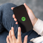 Spotify responde a las acusaciones de Café Tacuba y Rubén Albarrán, negando vínculos con el financiamiento de conflictos armados.