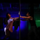 La obra se inscribe en el teatro documental y se construye a partir del archivo noticioso de la época.