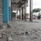 Ataque con artefacto explosivo causó daños materiales en un negocio del centro de Guayaquil.