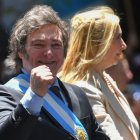 El presidente electo de Argentina, Javier Milei, acompañado de su hermana Karina