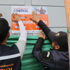 En Santos Pamba, en Quitumbe, personal de la AMC inspeccionó cuatro construcciones; revisaron que cuenten con los permisos.