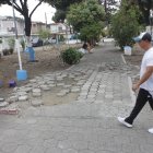 Un parque de la etapa 11 de la ciudadela La Alborada, en el norte de Guayaquil, lleva más de 40 años a la espera de una reparación integral.