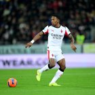 El lateral ecuatoriano atraviesa una crisis de adaptación en AC Milan.