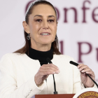 Claudia Sheinbaum, presidenta de México, durante una conferencia oficial en la que descartó cualquier acción militar de EE. UU. en territorio mexicano.