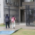 El ambiente en el campus de la Universidad Agraria, ubicado en el sur de Guayaquil, fue irregular debido a un corte imprevisto de energía eléctrica.